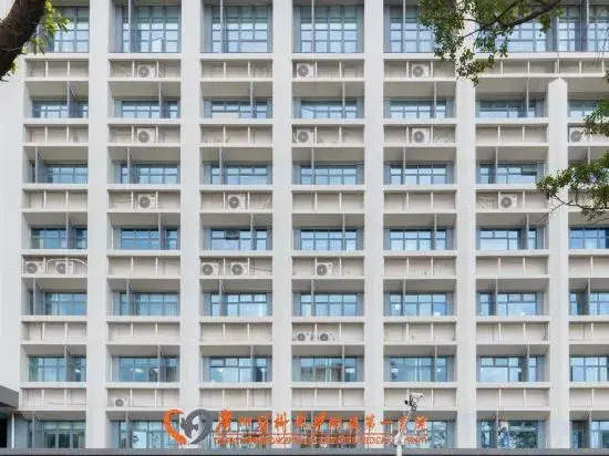 Yimi Apartment (Guangzhou 13 Hangyi De Road Subway Station)