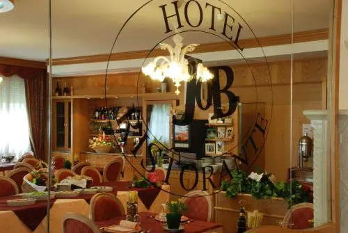 Hotel Job