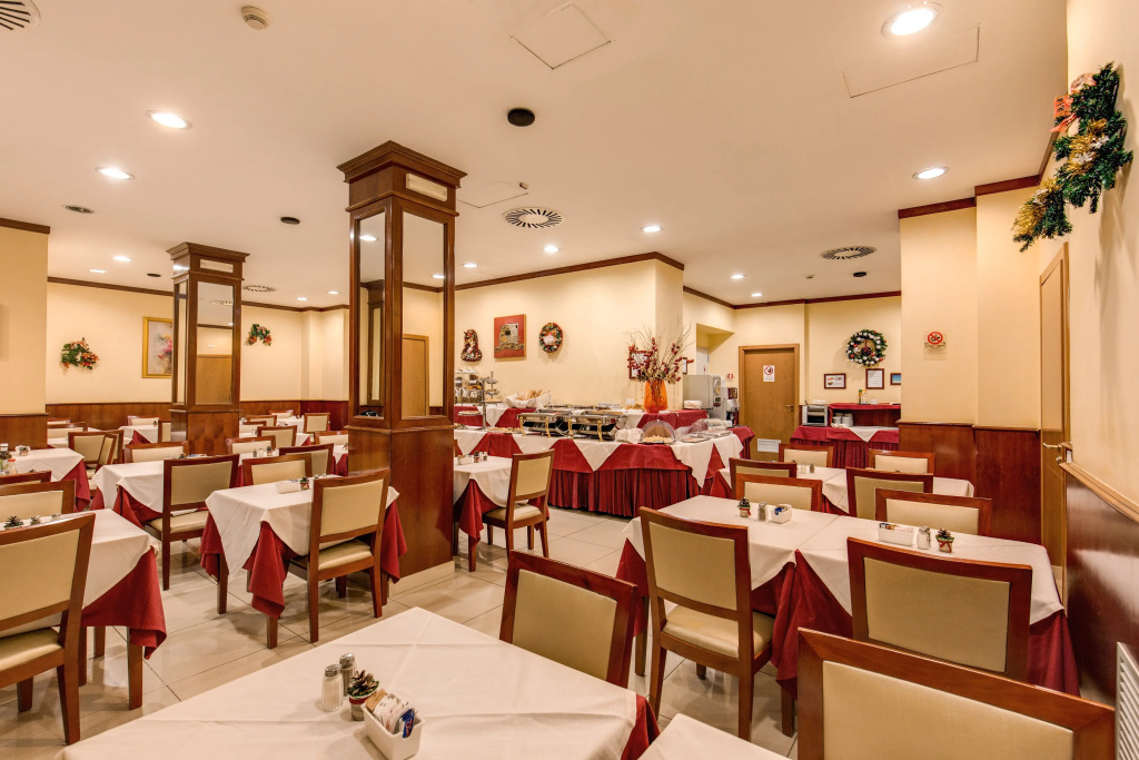 Отель Augusta Lucilla Palace