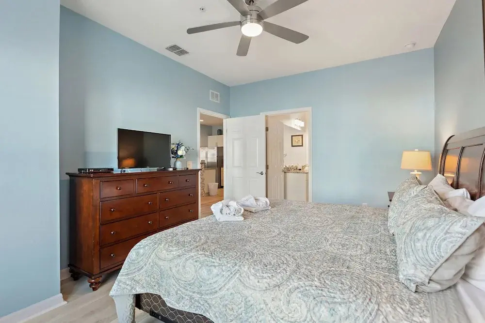Magic Hideaway @ Lucaya Resort, Sleeps 8 3 Bedroom Townhouse