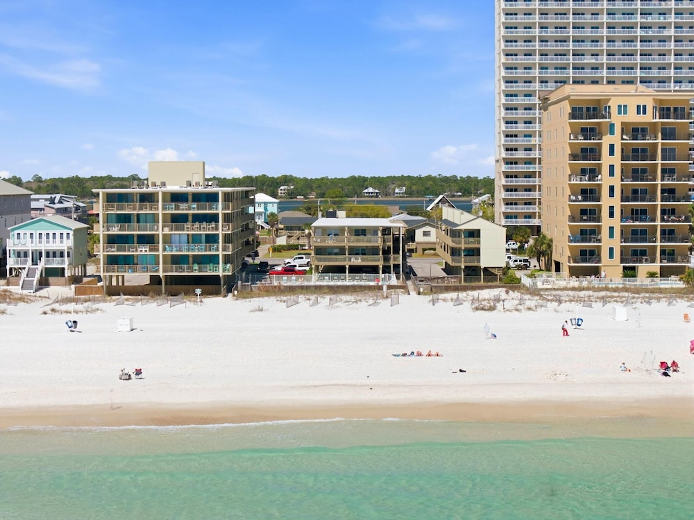 Gulf Village 207