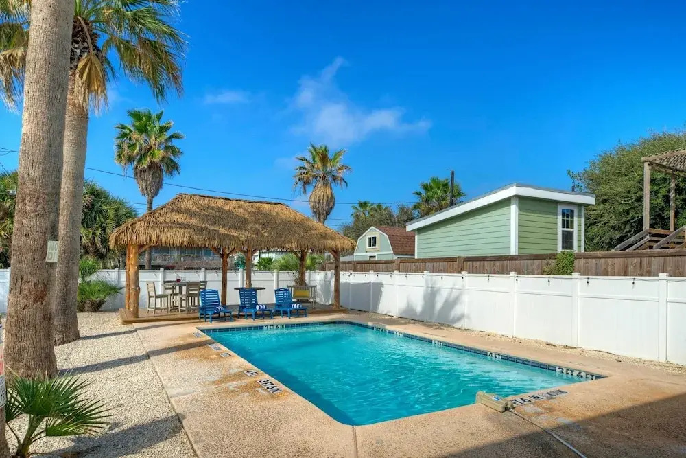 Seaglass Landing Private Pool, Cabana, & Near Port Aransas Beaches
