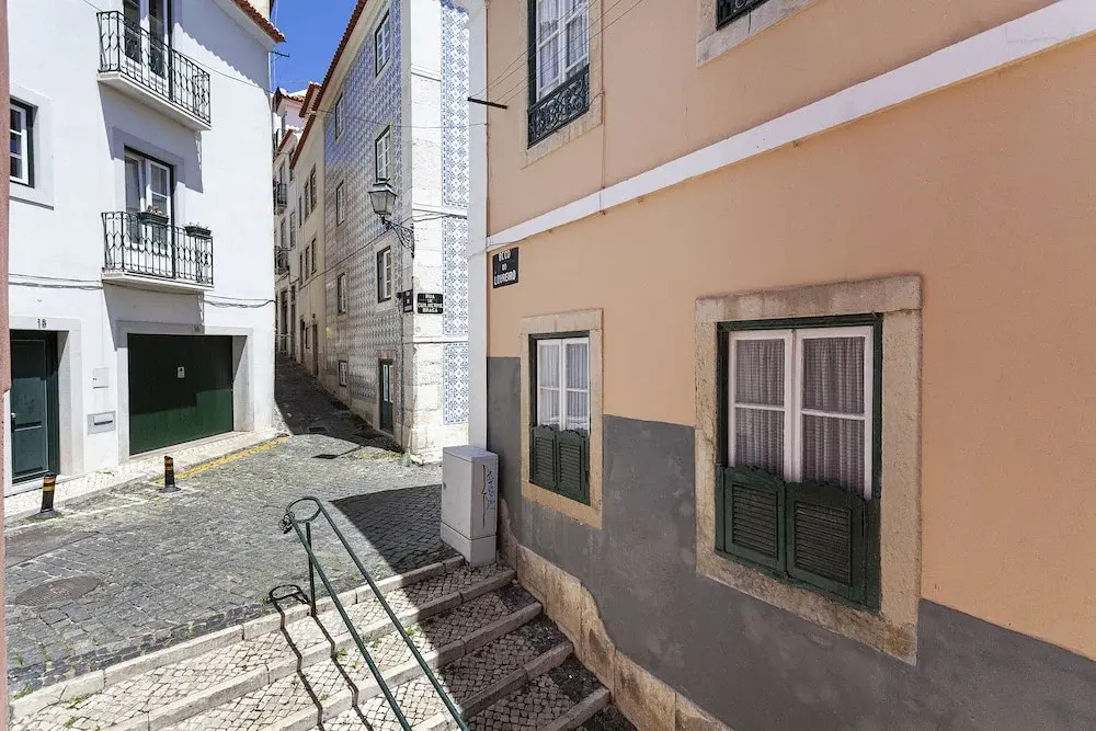 Breathe, Feel and Live Alfama I | Gonzalos Guest