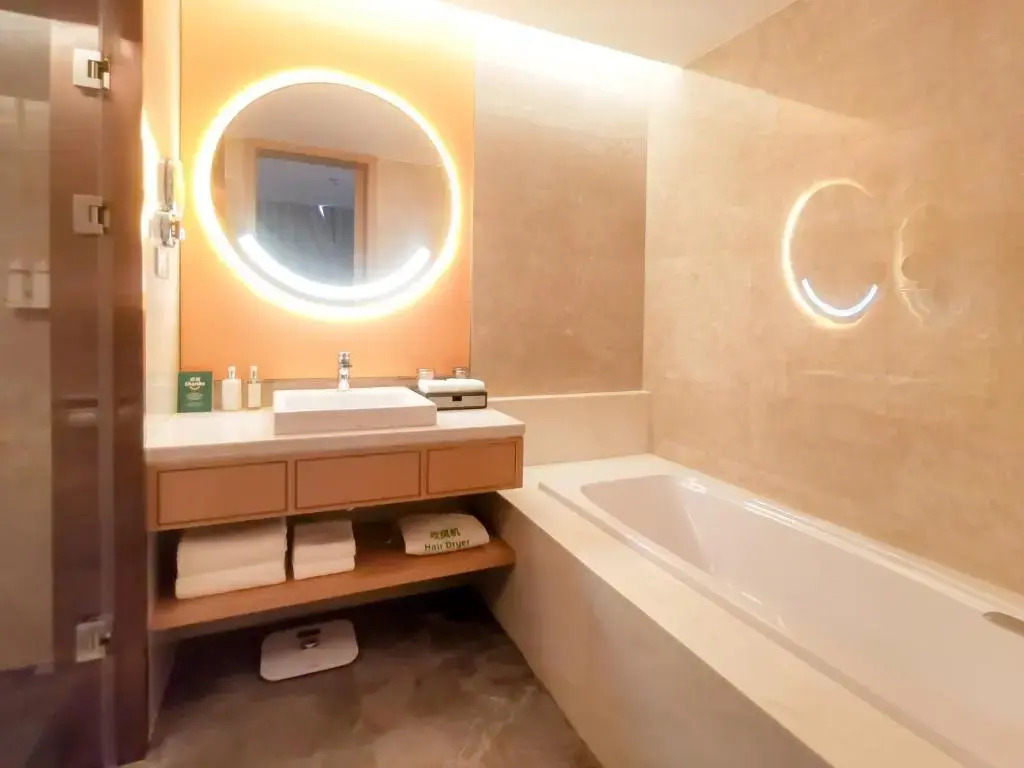 Holiday Inn Luzhou Longjian by IHG