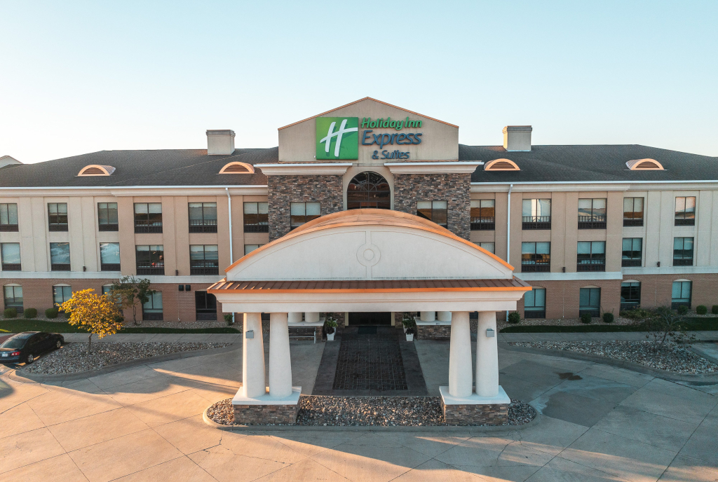 Holiday Inn Express Hotel and Suites Saint Robert by IHG