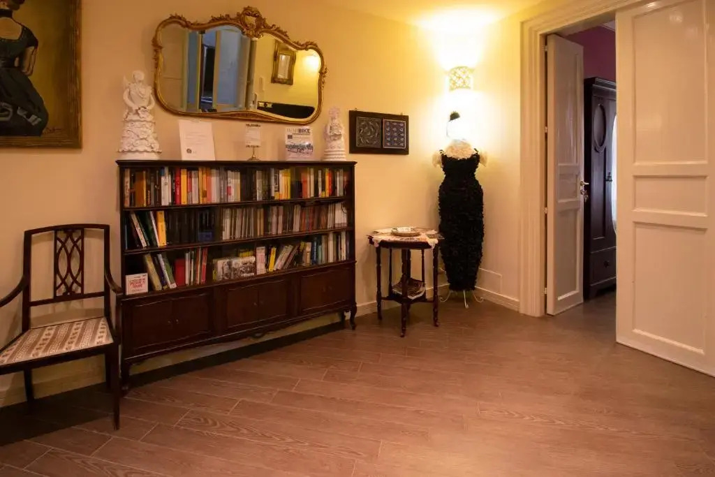 THE PALACE B&B and Apartments