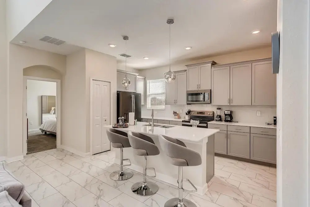 8923 CC - Fabulous 5BR Single Family: Sleeps 12 - Private Pool -