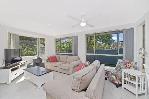Aqualuna at Lighthouse Beach, 8 Capalla Court,