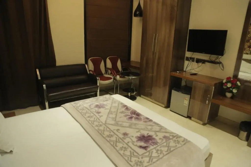 Leeway Hotel
