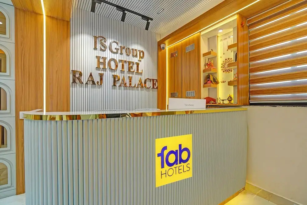 Fabhotel Raj Palace I