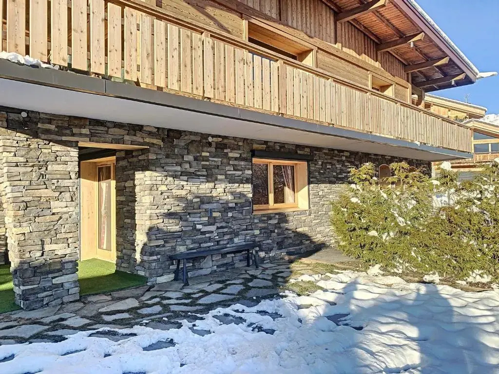 Chalet 8 couchages à Combloux, Hiver à la saison, Été à la semaine - FR-1-560-32