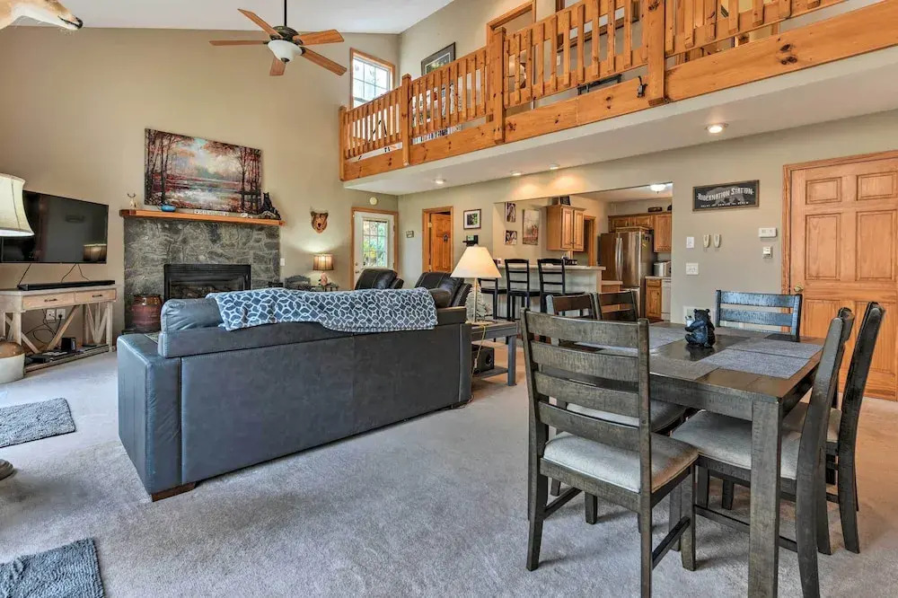 Pet-friendly Home w/ Deck + Mountain Views!