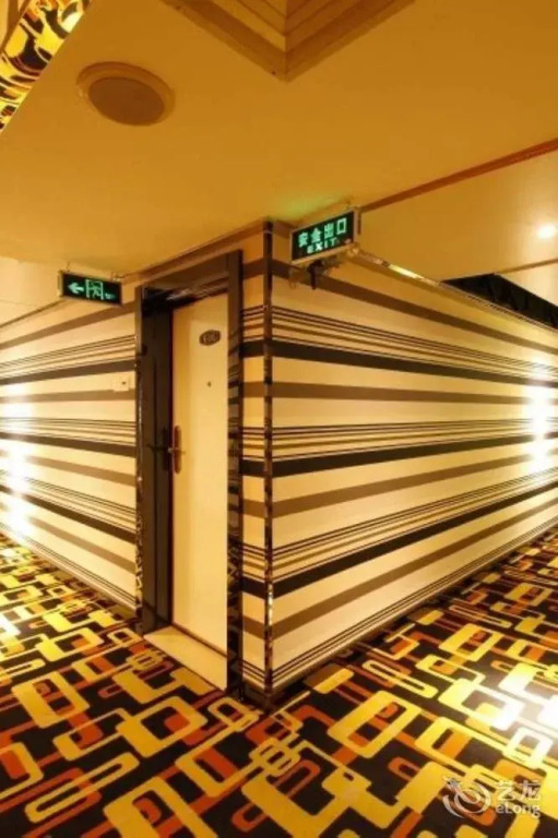 Hechi Shuntai Hotel
