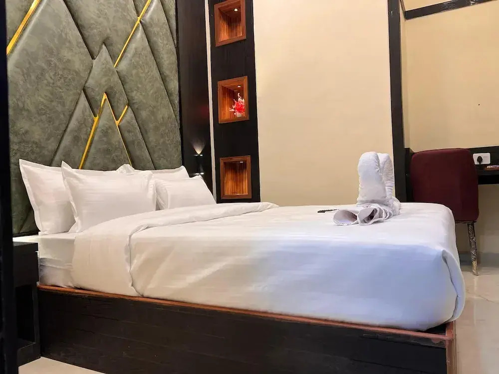 Hotel Sky Suites-Sahar Cargo