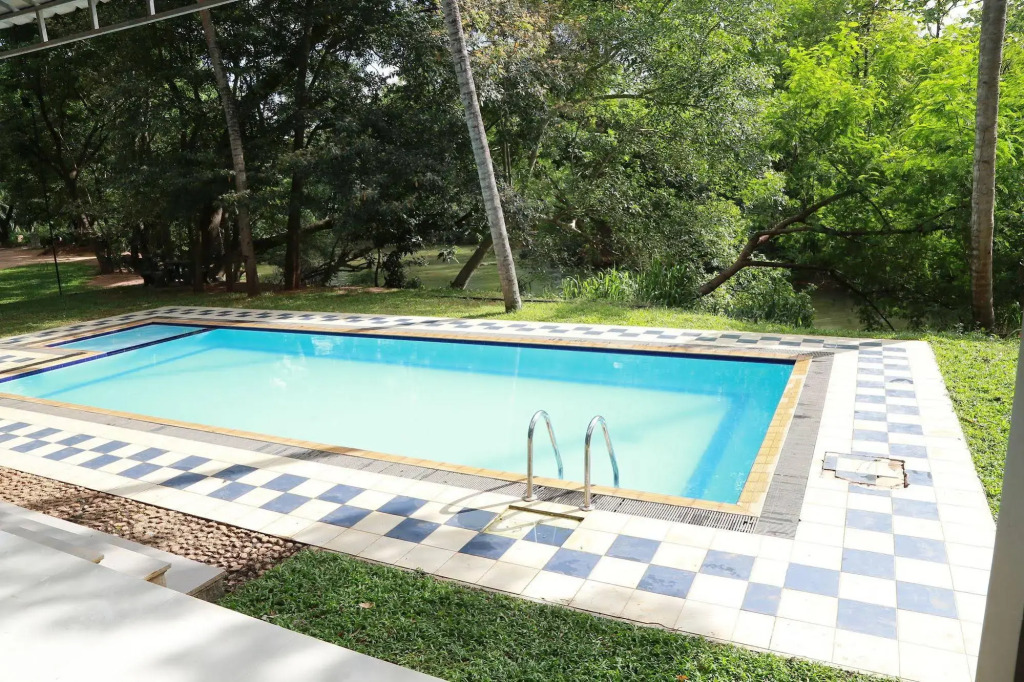 Grand Kalundawa Waterfront Resort