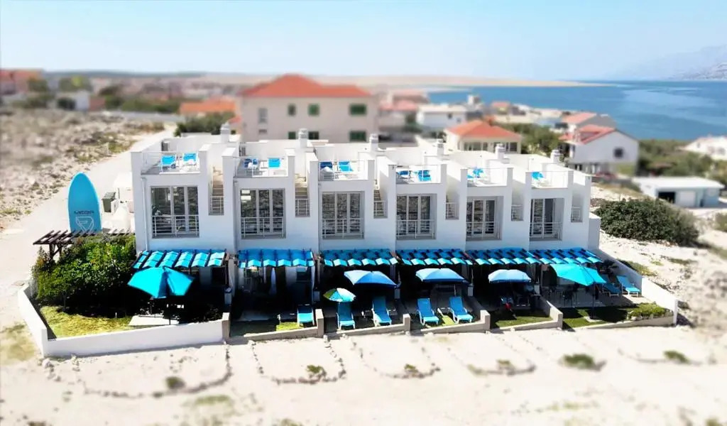 Atrium Blue Holiday House