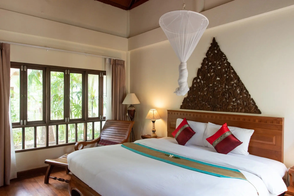 Royal Lanta Resort & Spa