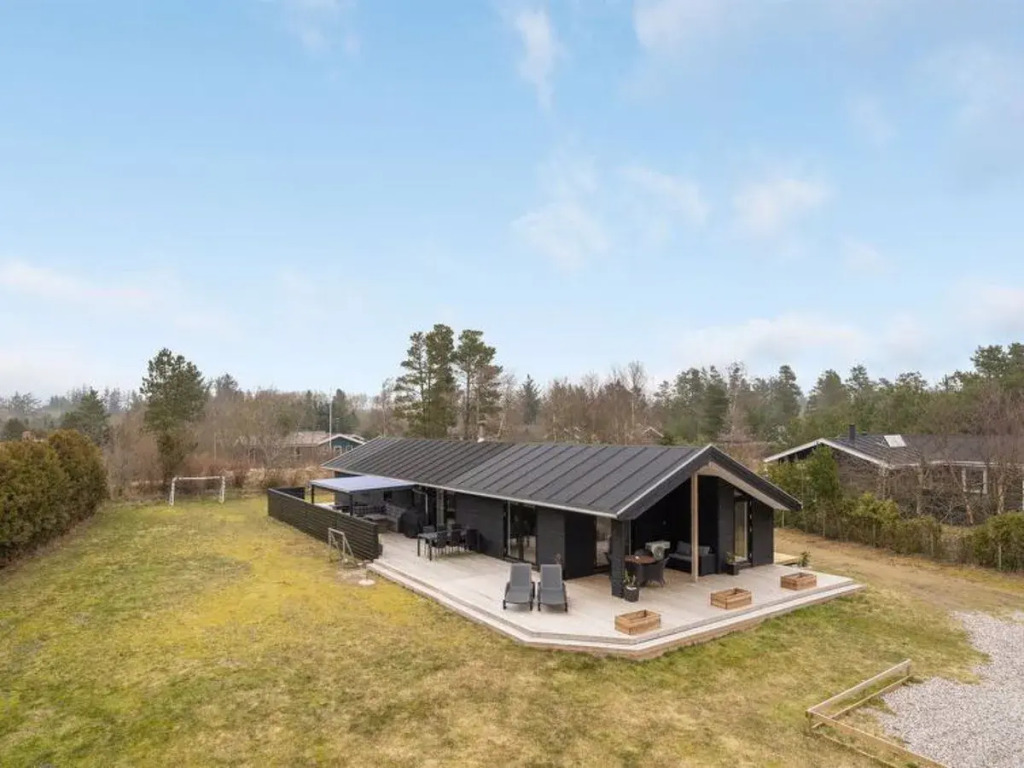 "Dzengis" - 2.2km from the sea in NW Jutland
