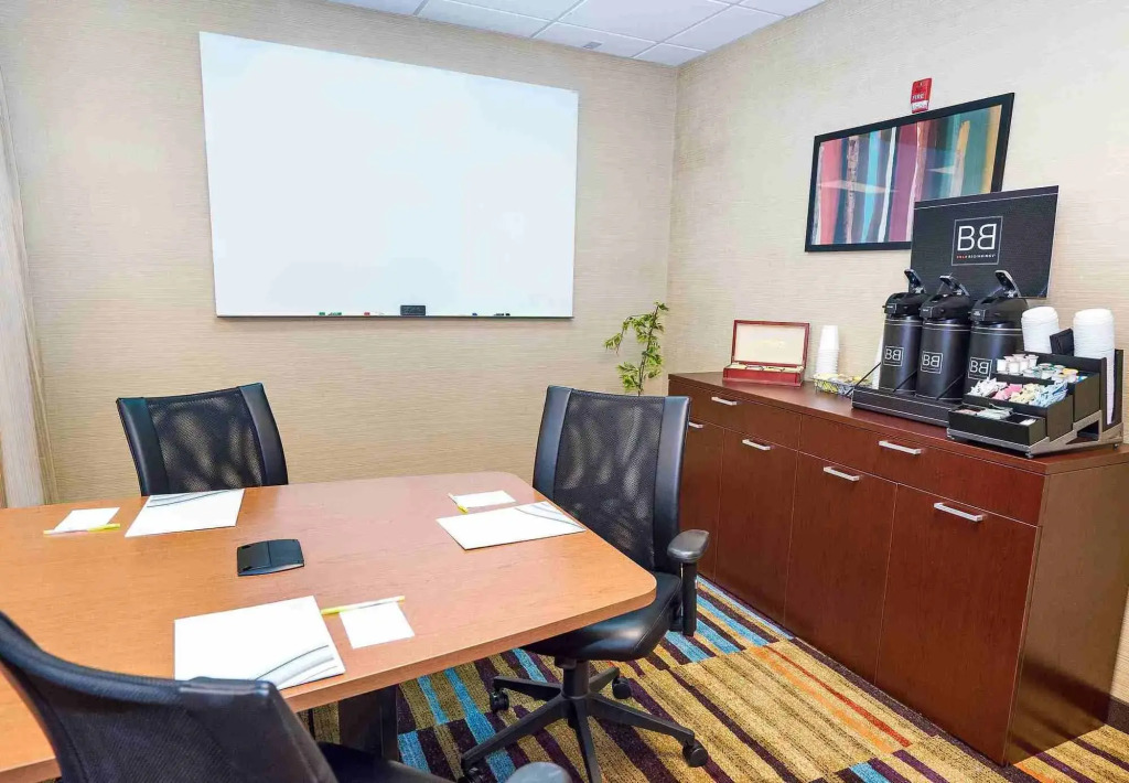 Fairfield by Marriott Medford Long Island