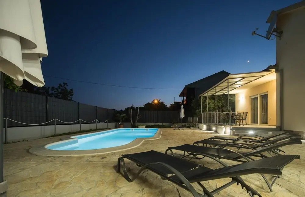 Three-Bedroom Holiday Home In Kastel Stafilic