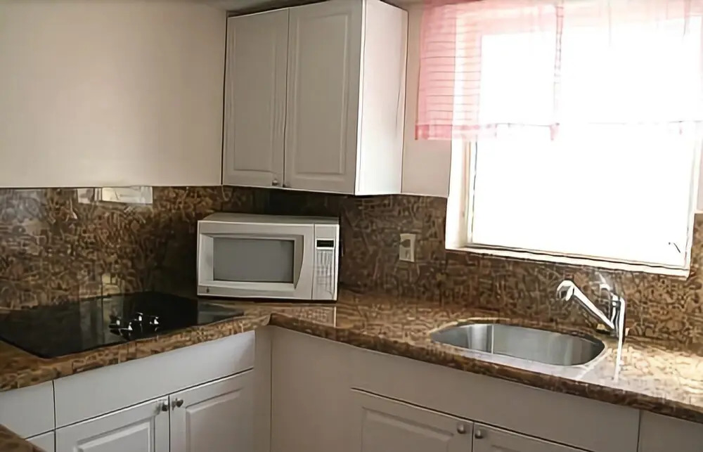 Capri Apartments