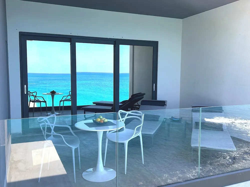condostmaarten by the sea