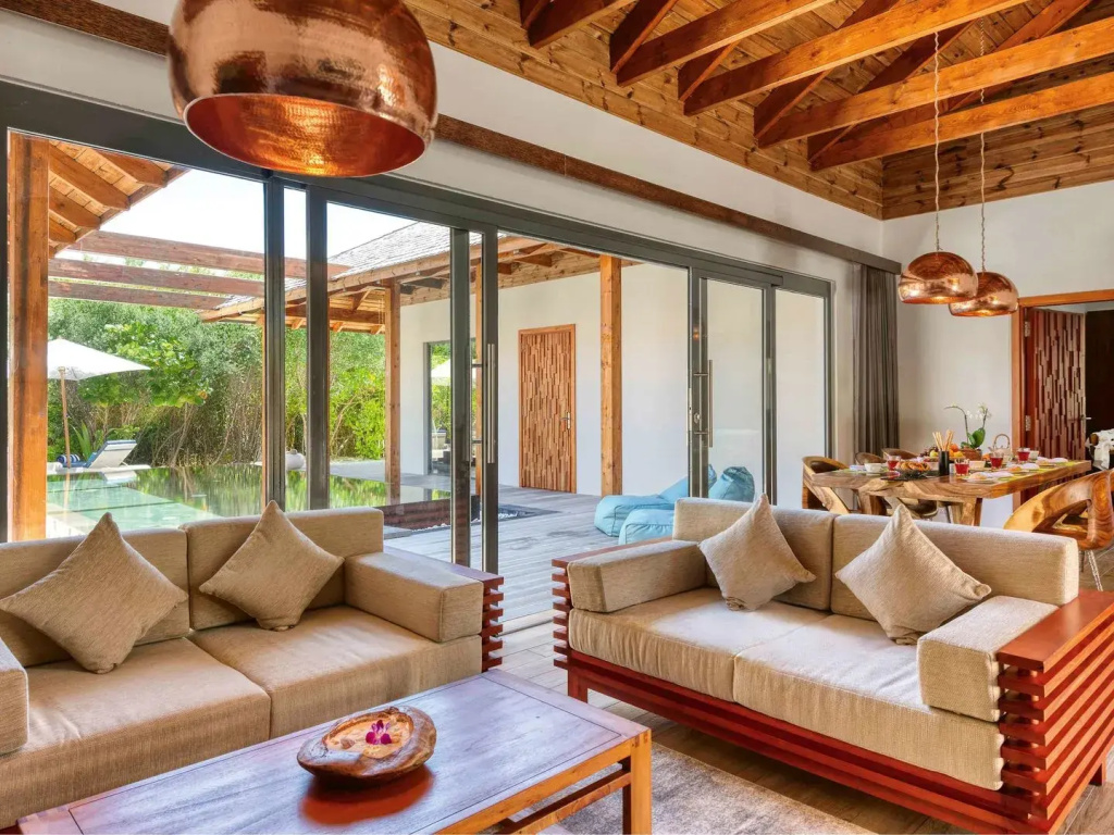 Kuredhivaru Resort and Spa - Maldives