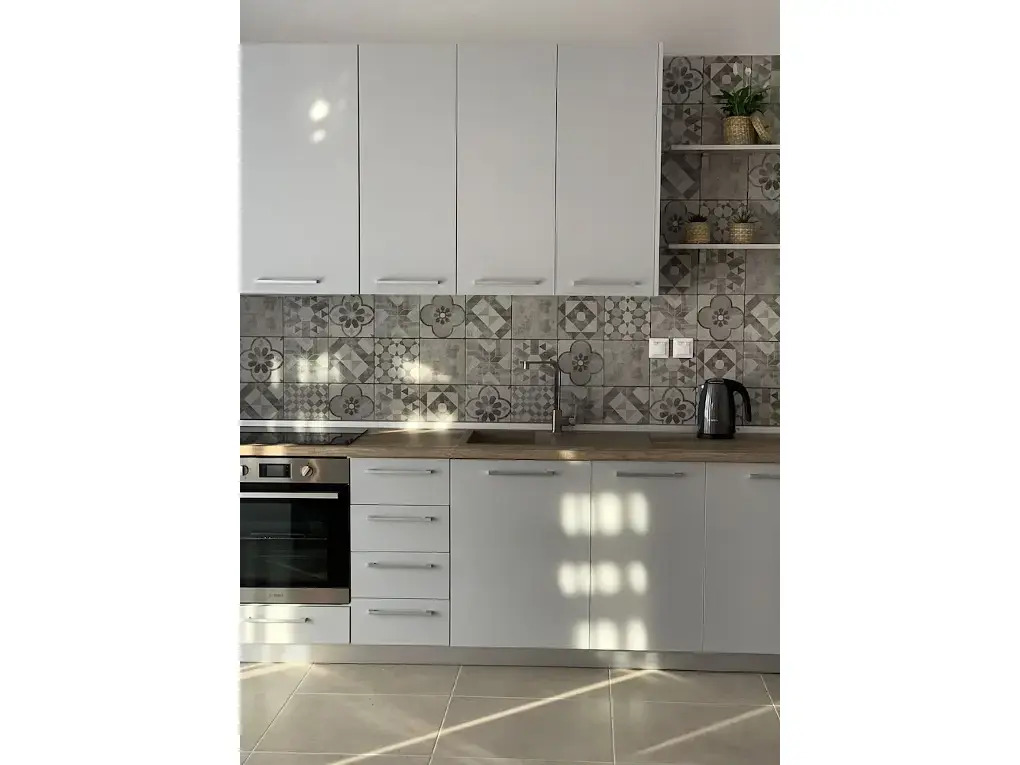 Friday Mood by Diomedes Group
