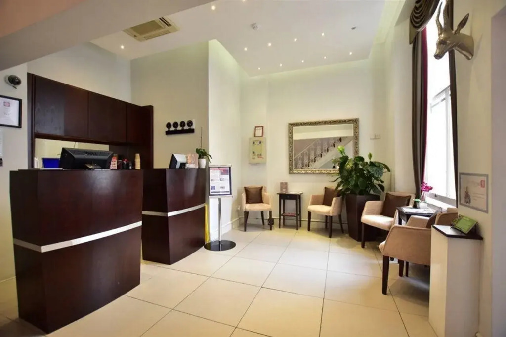 Reem Hotel