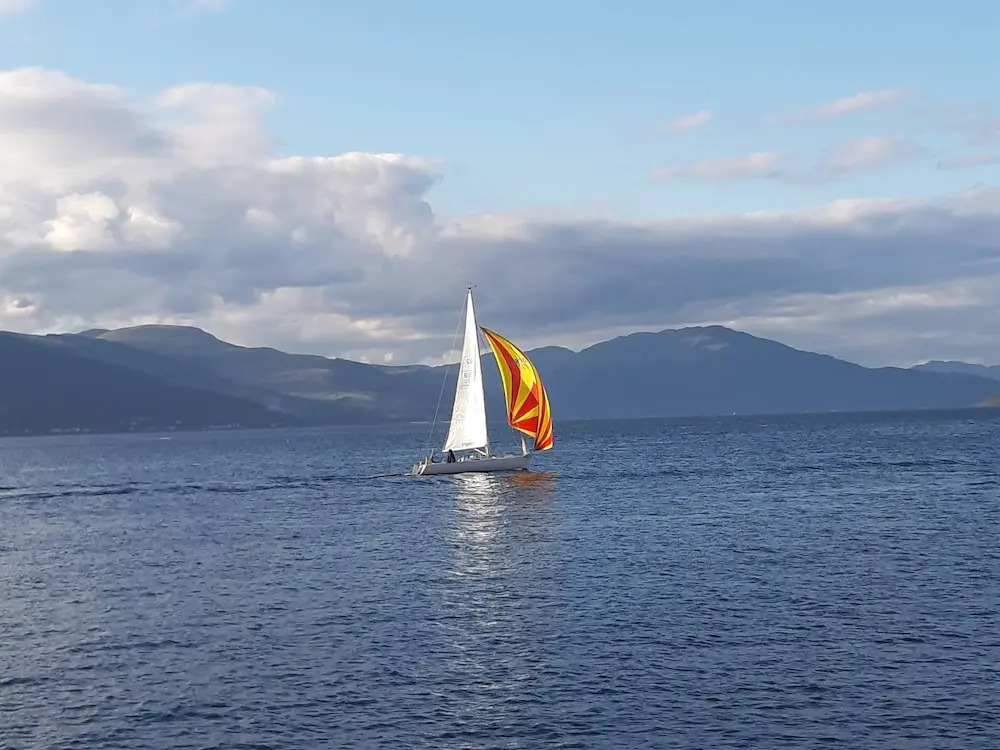 Off Grid Cabin Sleeps 2 Pets Ok 20 min to Dunoon