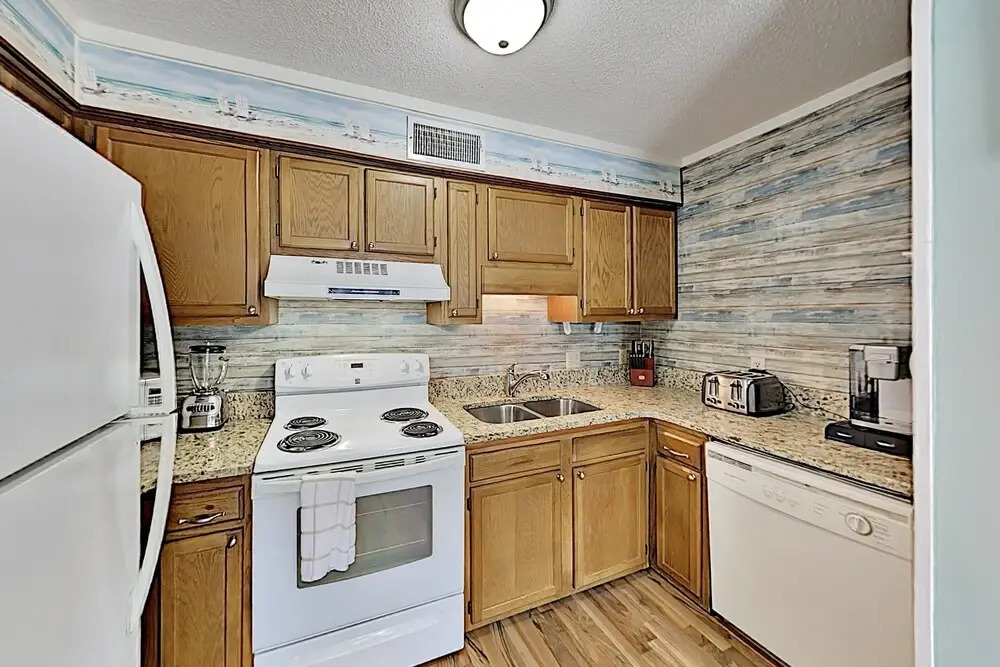 Mbre148a 2 Bedroom Condo