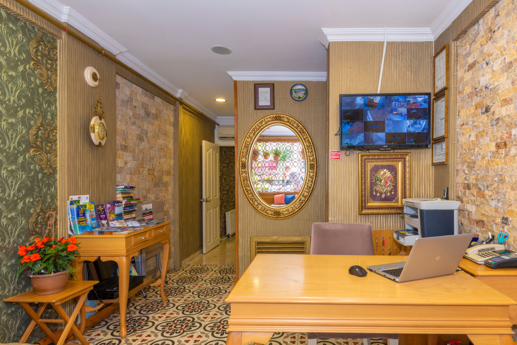 Walnut Shell Hotel