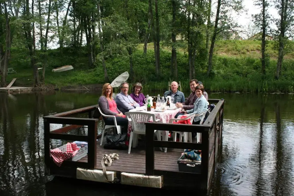 Snickaren Vandrarhem i Grästorp - Egen Lägenhet - Own apartments