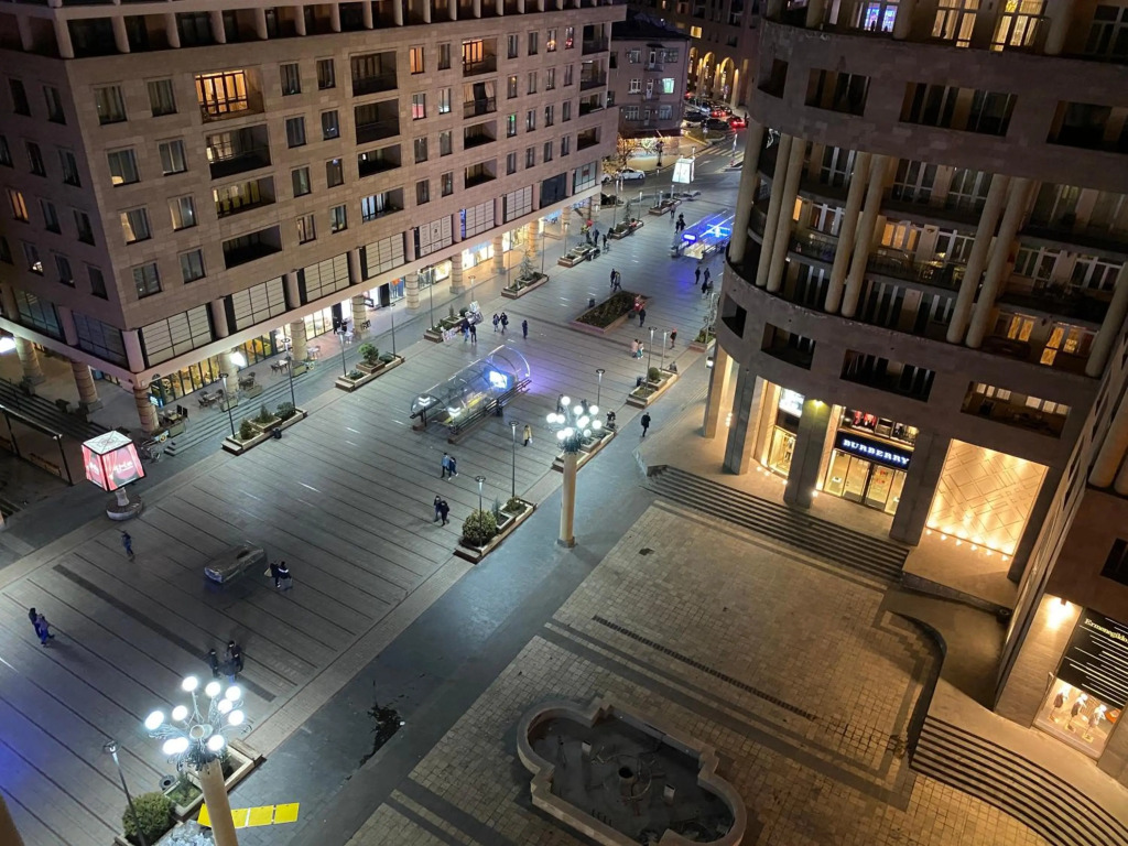 Northern Avenue, 2 bedrooms Luxury & GRAND apartment nearby La Piazza caffe