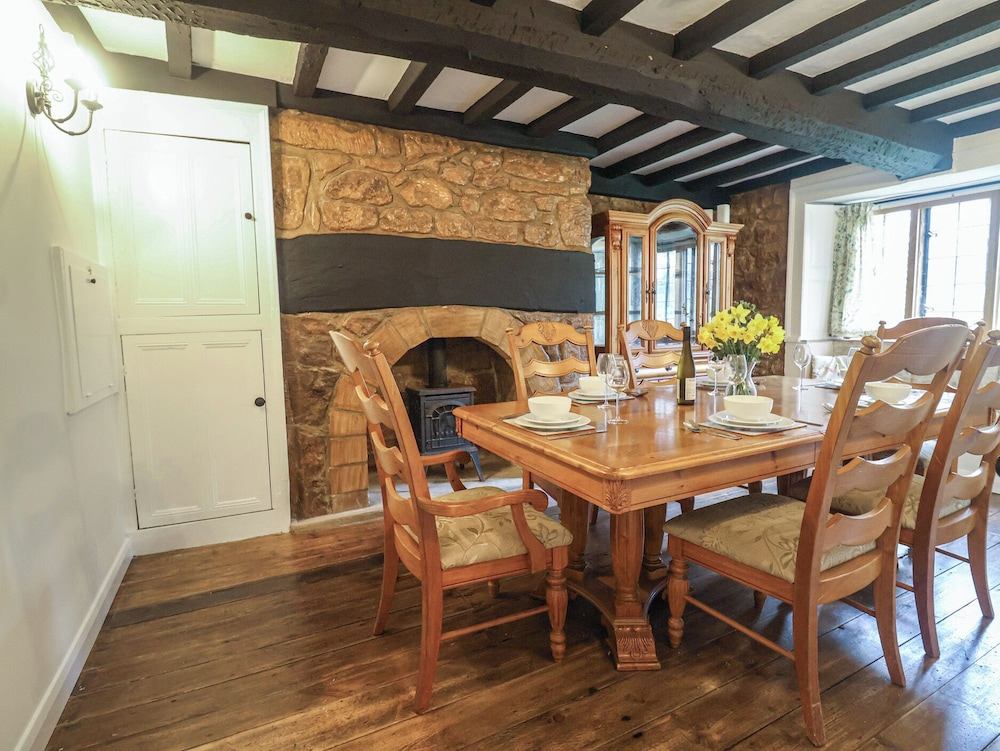 Manor Cottage