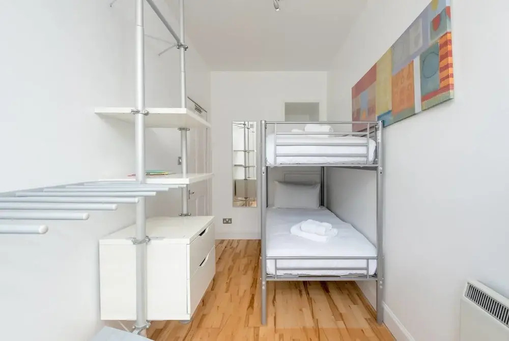 Cute 2 Bedroom Apt With View Of The Castle