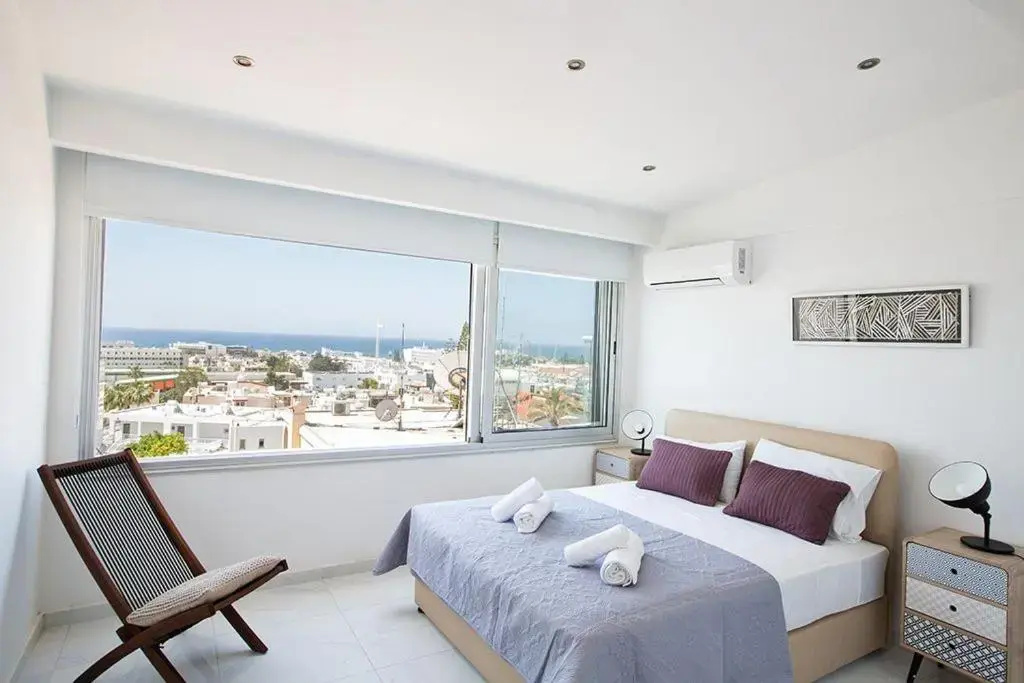 Apt Misia Enas - Modern 2 Bedroom Apartment with Sea Views - Close to Ayia Napa Square