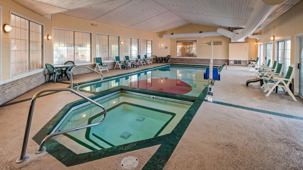 Apple Tree Inn; SureStay Collection by Best Western