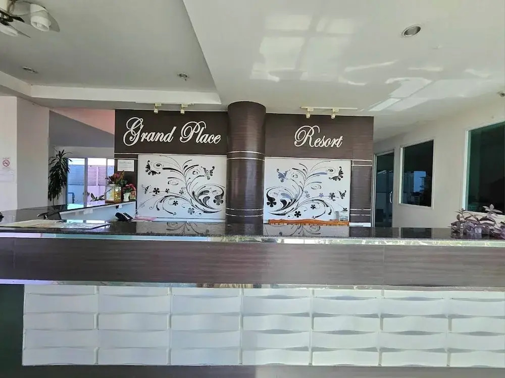 Grand Place Resort