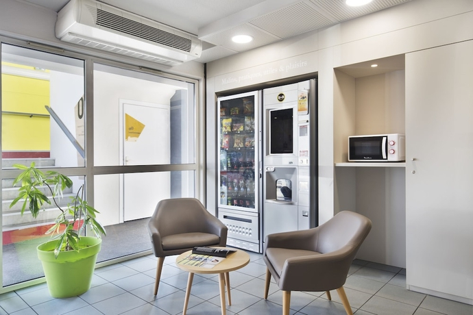 B&B HOTEL Lyon St Priest