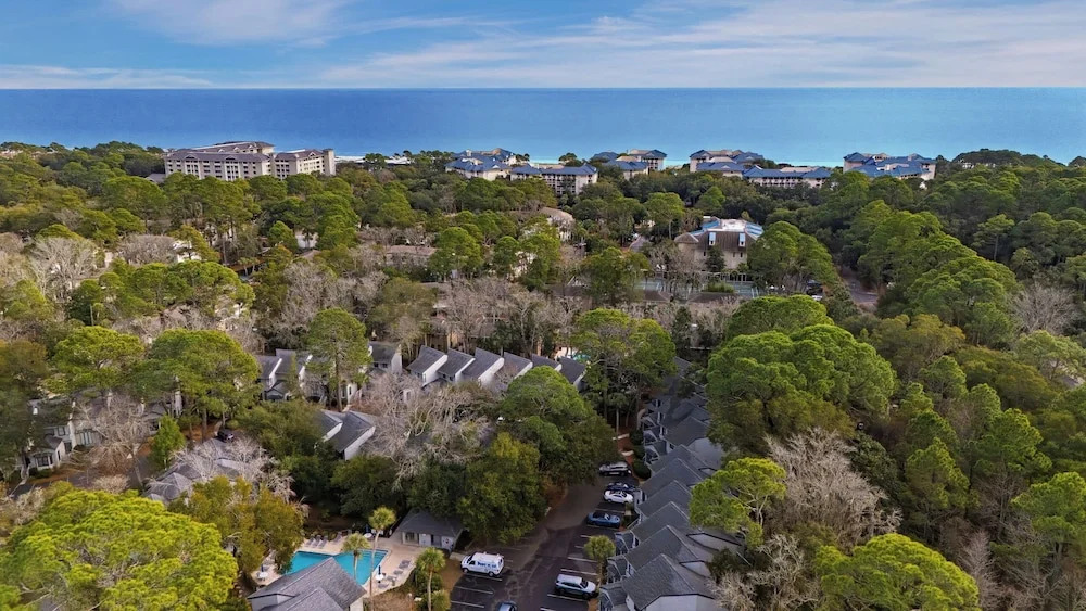 Treetops 4904 by Avantstay Hilton Head Condo + Balcony + Shared Pool + Tennis Court + Near Beach and Dining