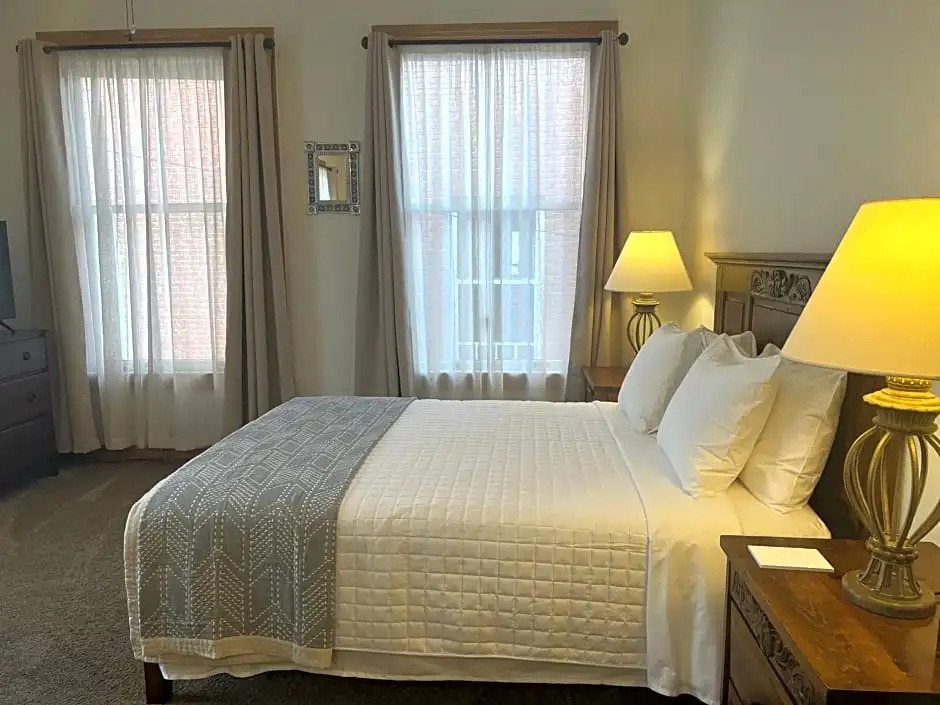 Canyon Rose Suites