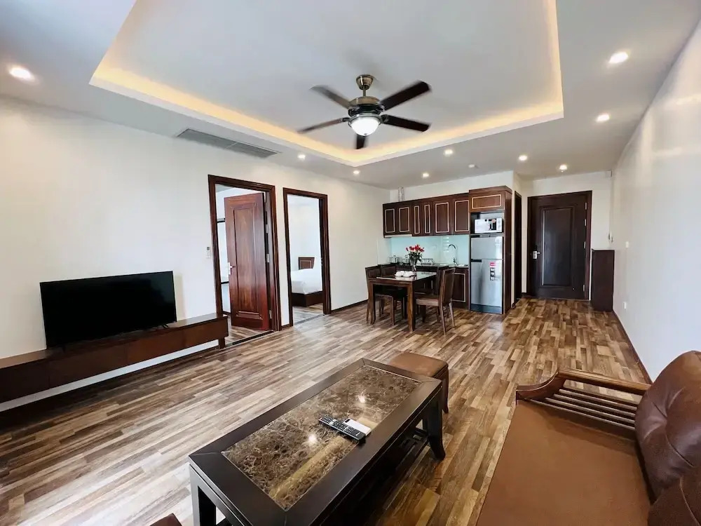 Hanoi Apartment Lac Long Quan