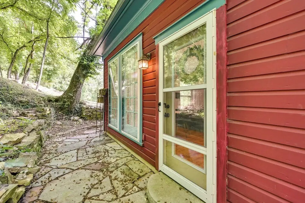 Eureka Springs Vacation Rental < 1 Mi to Downtown