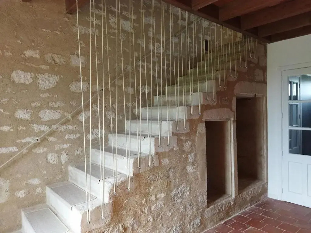 Grande maison rénovée, piscine, 4 chambres, vaste terrain, près piste cyclable et pêche, Wi-Fi inclus - FR-1-426-408
