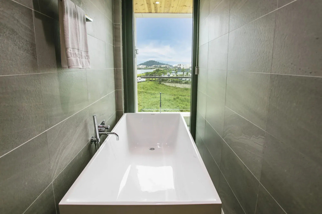 Hotel & Pool Villa Attirance