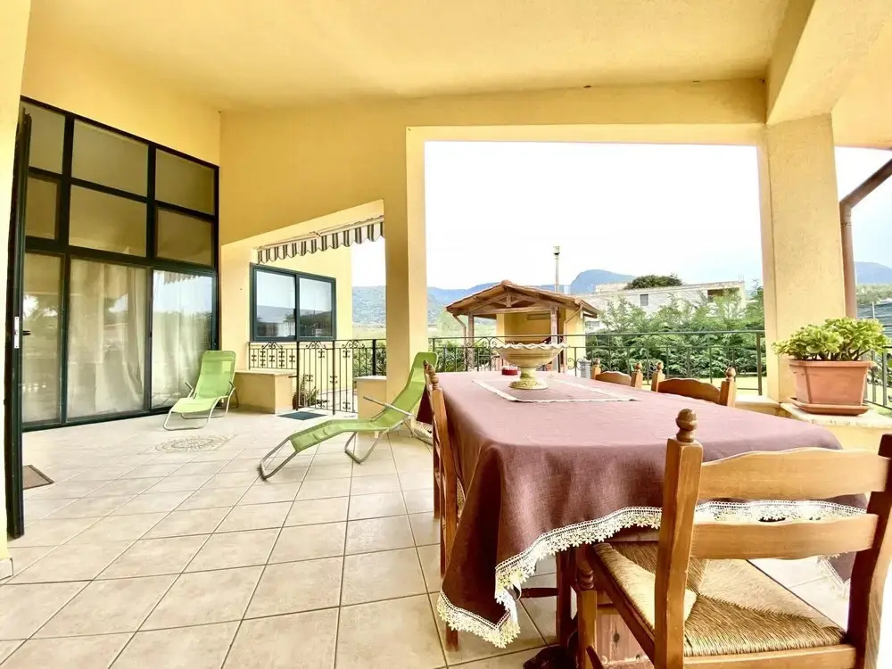 Villa Lilium With Private Pool 5 Bedrooms 10 pax 3 Bathrooms Parking