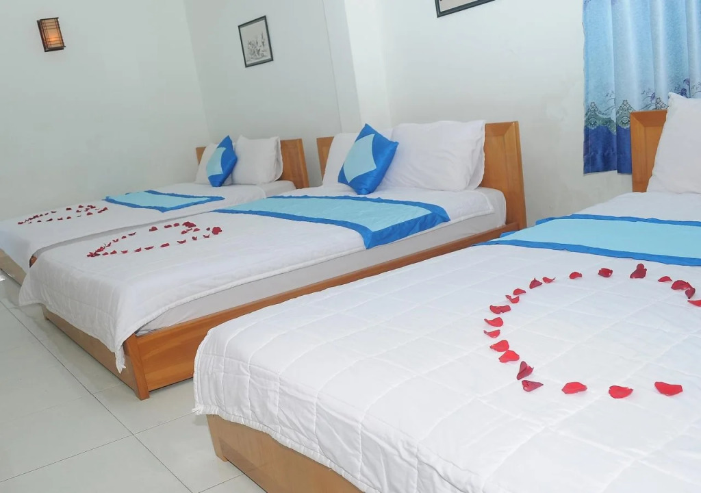 Queen Hotel 2