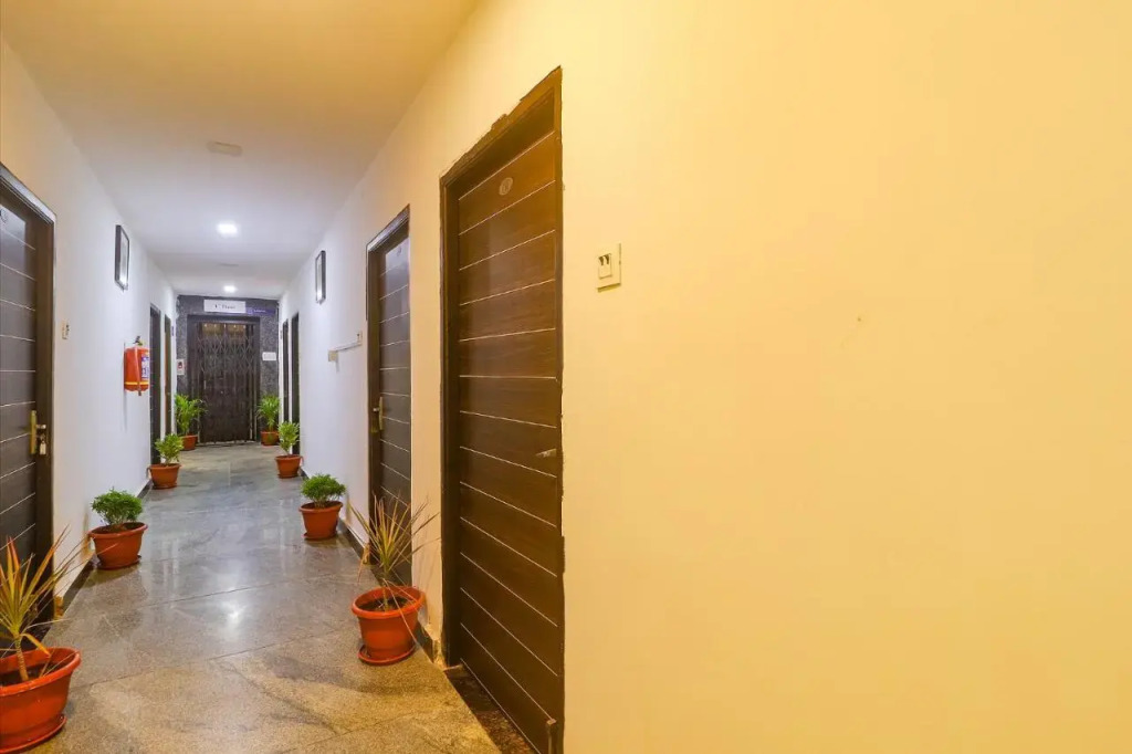 FabHotel Broholic - Nr Biodiversity Complex, Gachibowli Silpa Gram Craft Village, HITEC City