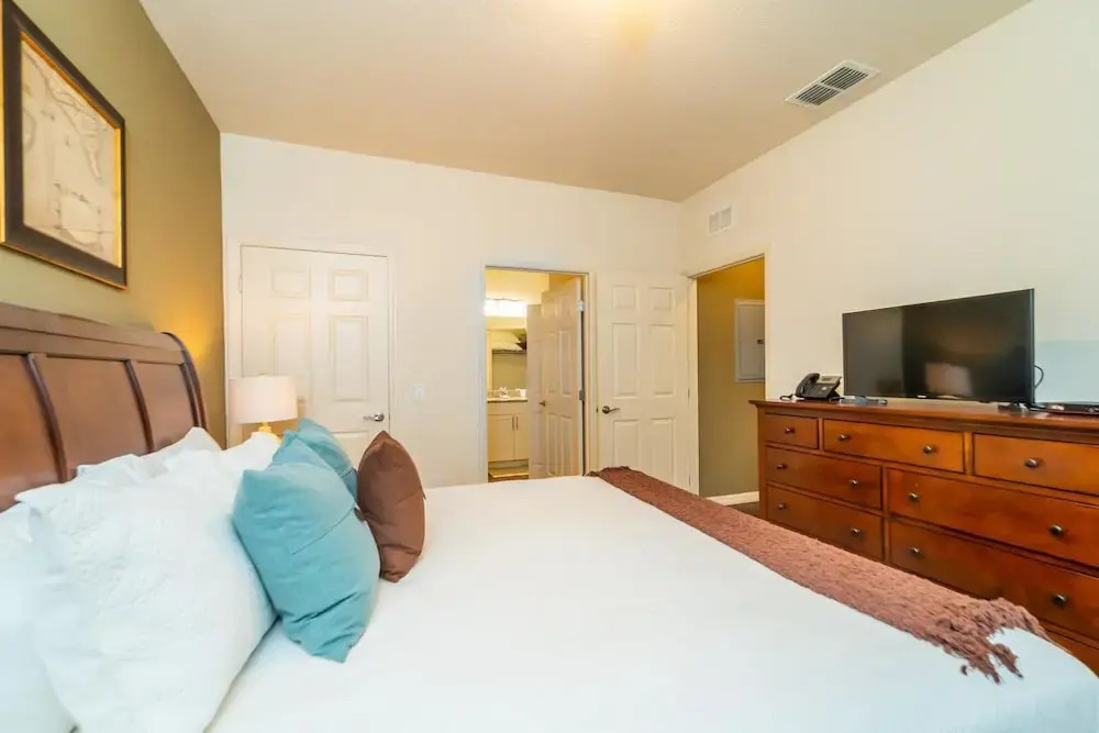 November Special at WL 4 Bed 3 Bath ID: 256178